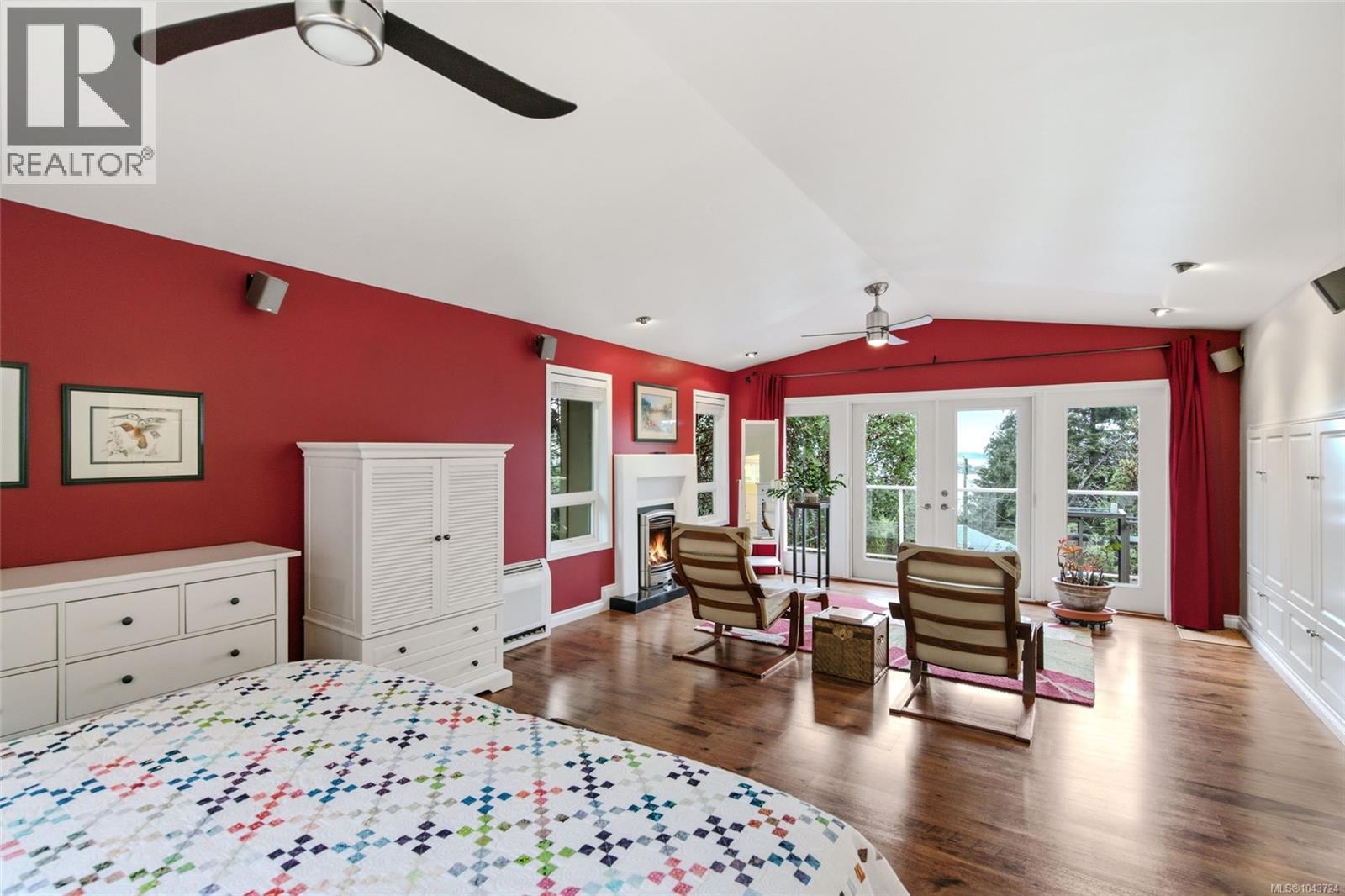 3259 Dolphin Dr - 45