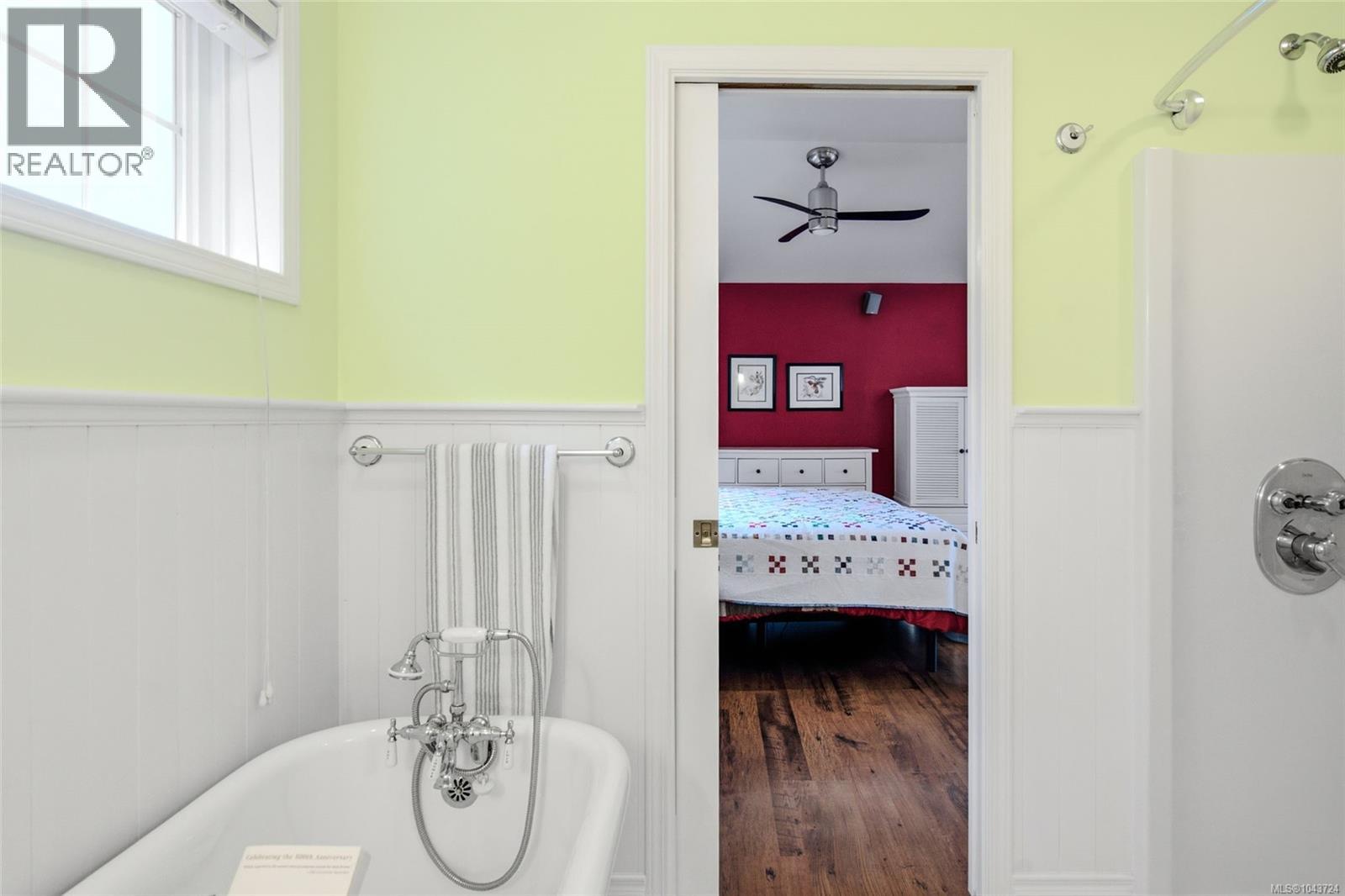 3259 Dolphin Dr - 44