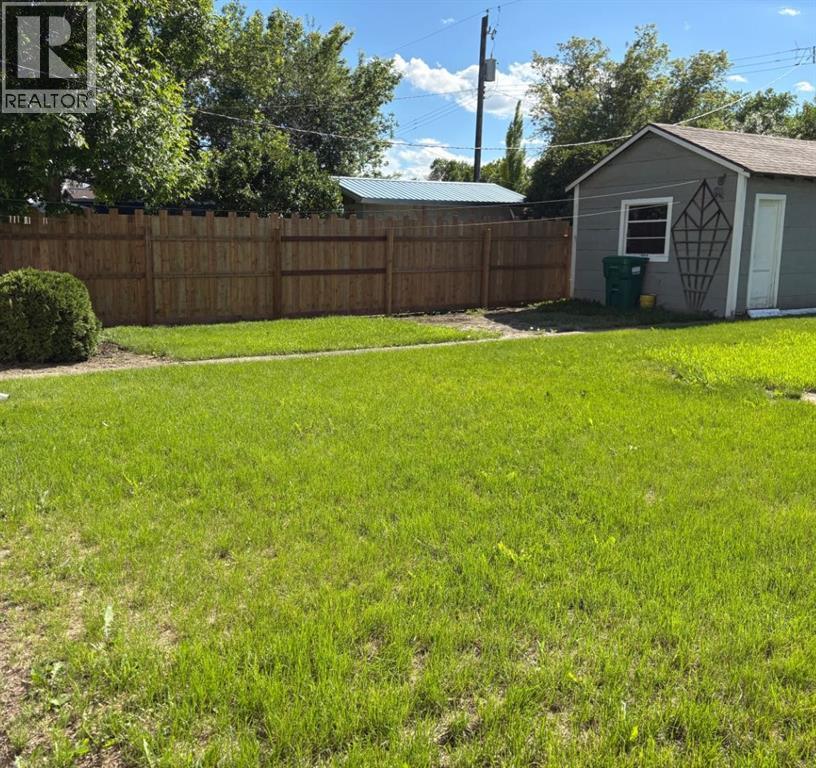 812 6 Street S - 21