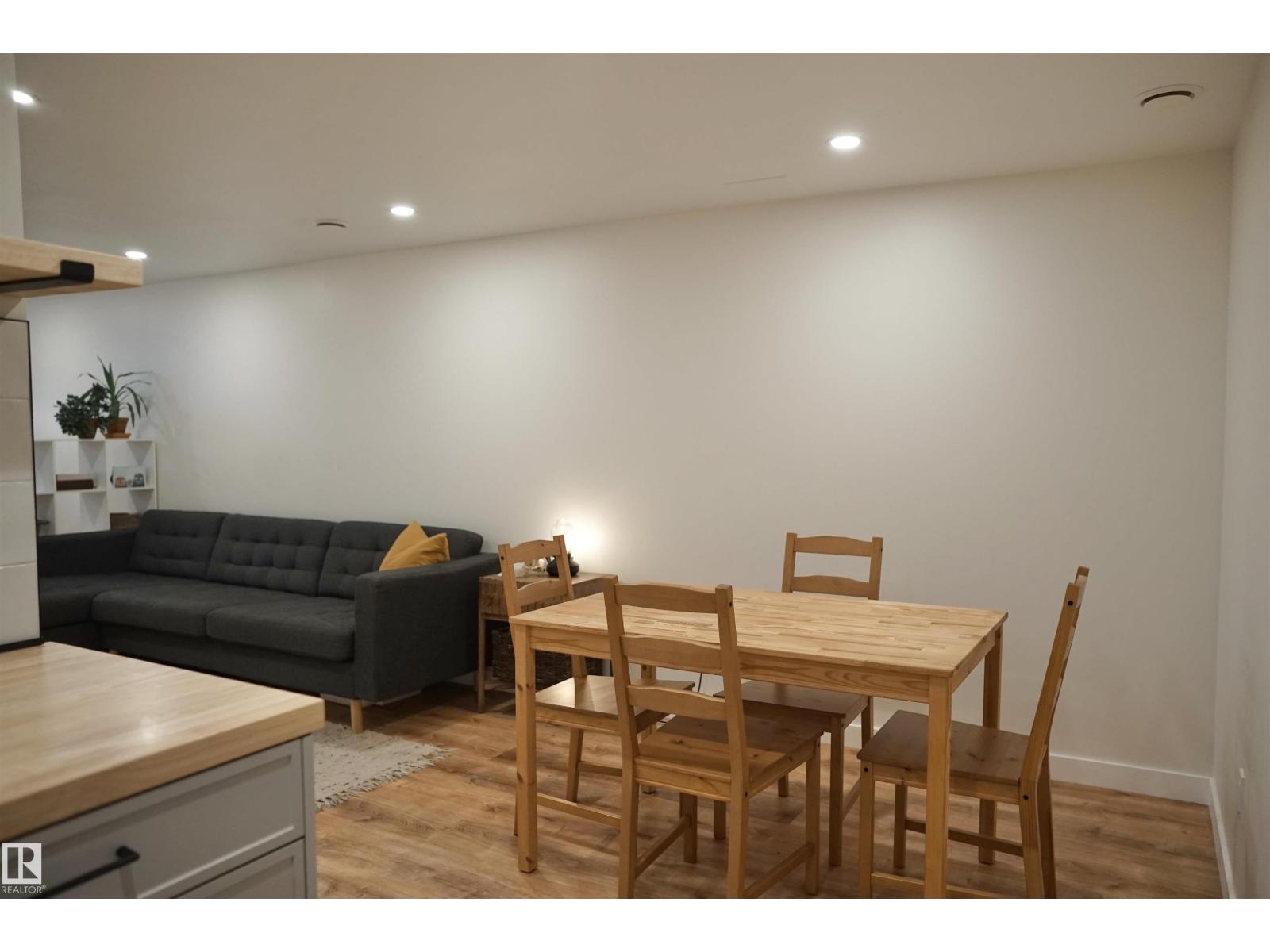 9909 108 ST - 21