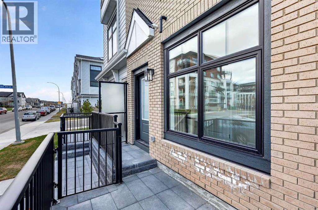 153 Mahogany Gardens SE - 21