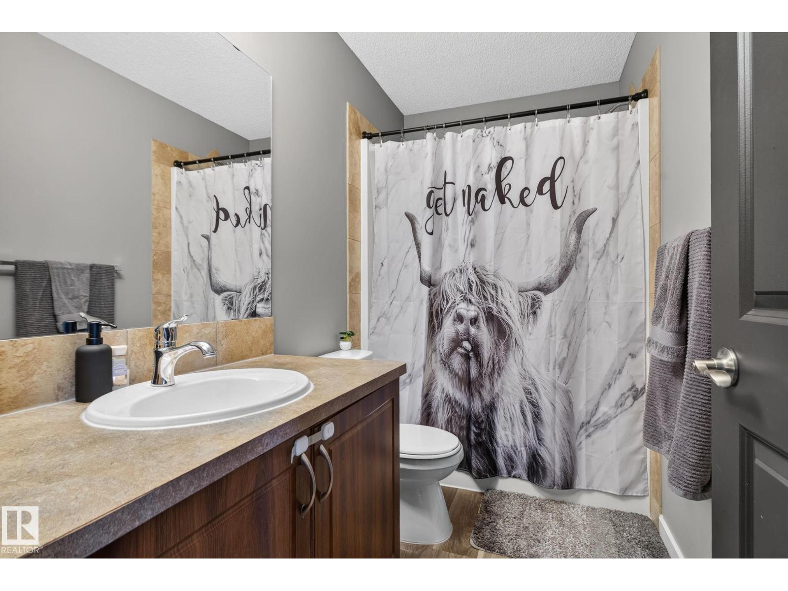 385 SIMMONDS WY - 22