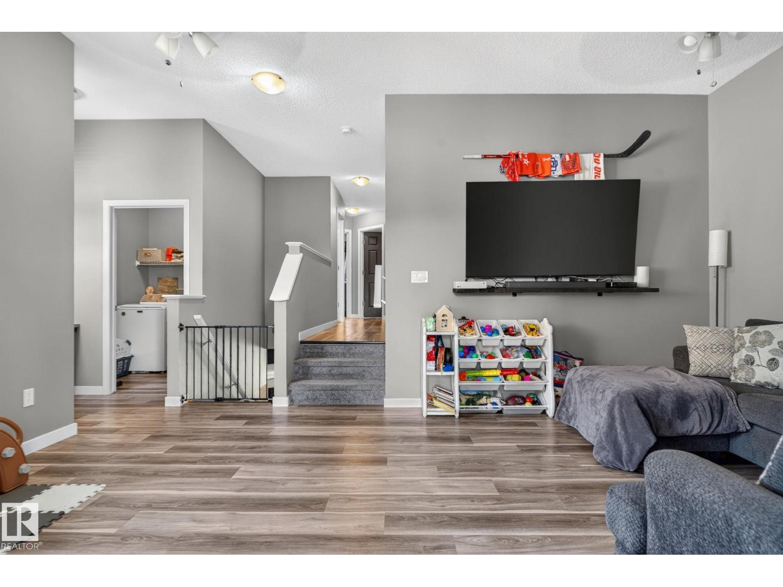 385 SIMMONDS WY - 20