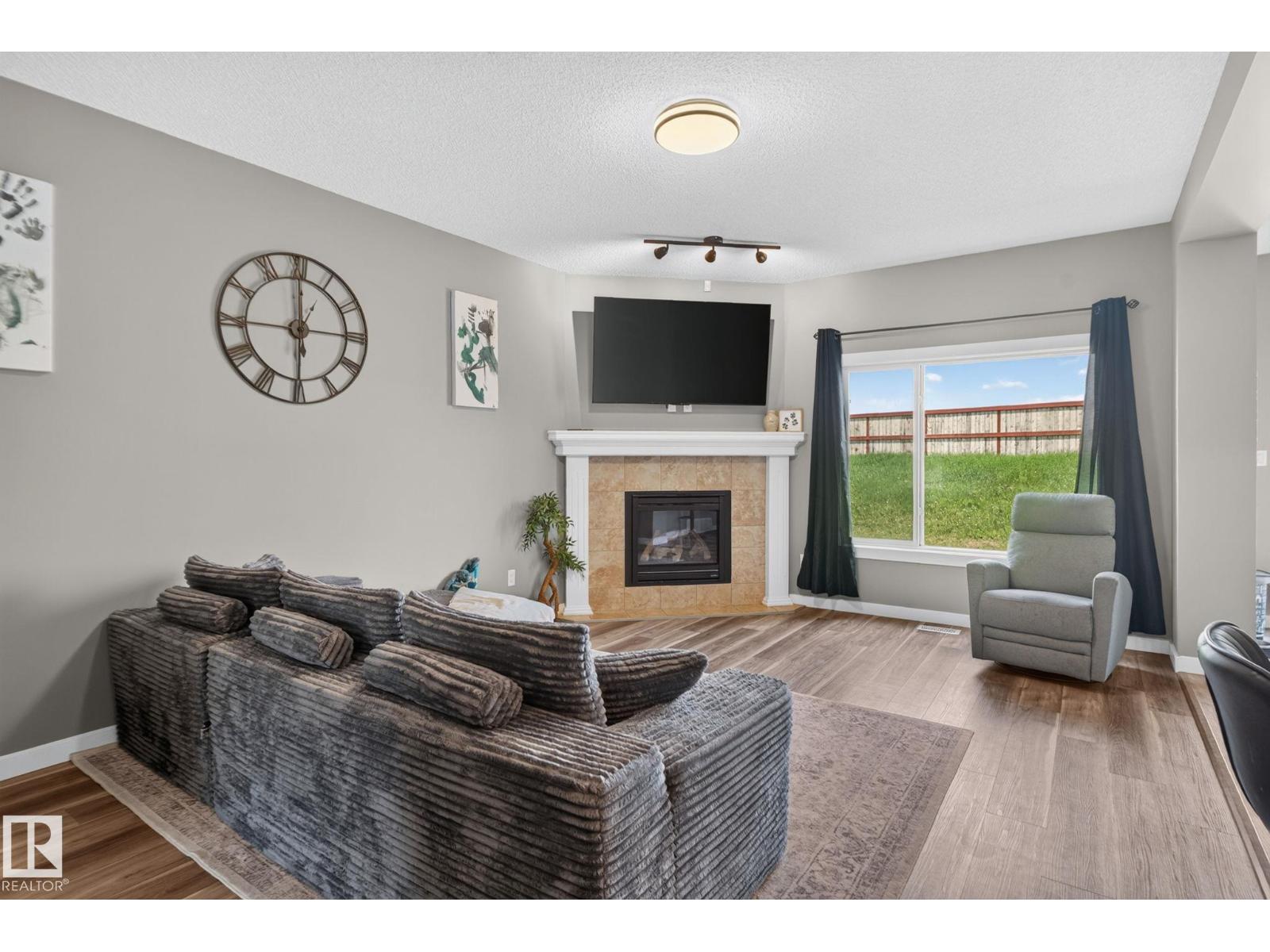 385 SIMMONDS WY - 7