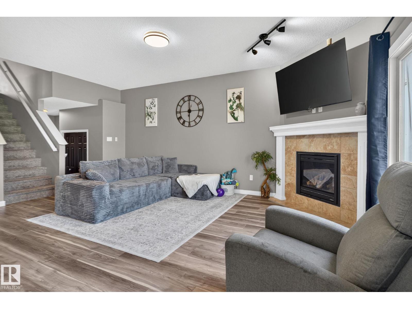 385 SIMMONDS WY - 9