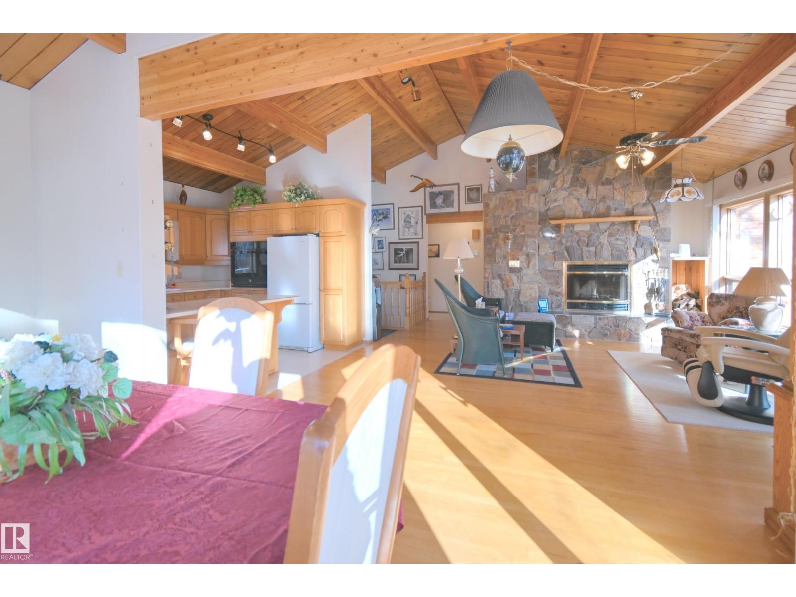#128 4521 LAKESHORE RD - Image 12
