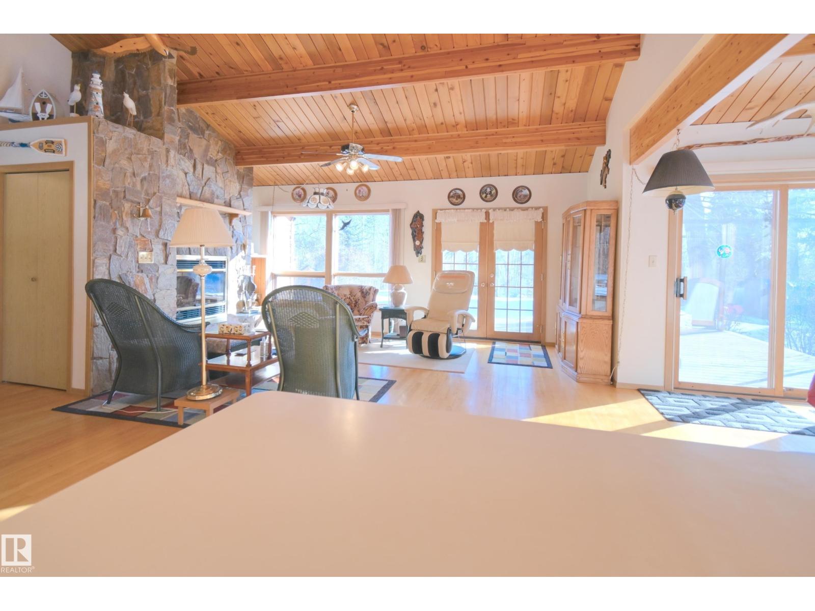 #128 4521 LAKESHORE RD - 13