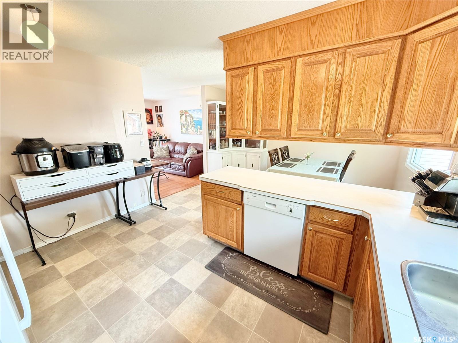715 Brimacombe DRIVE - Image 12