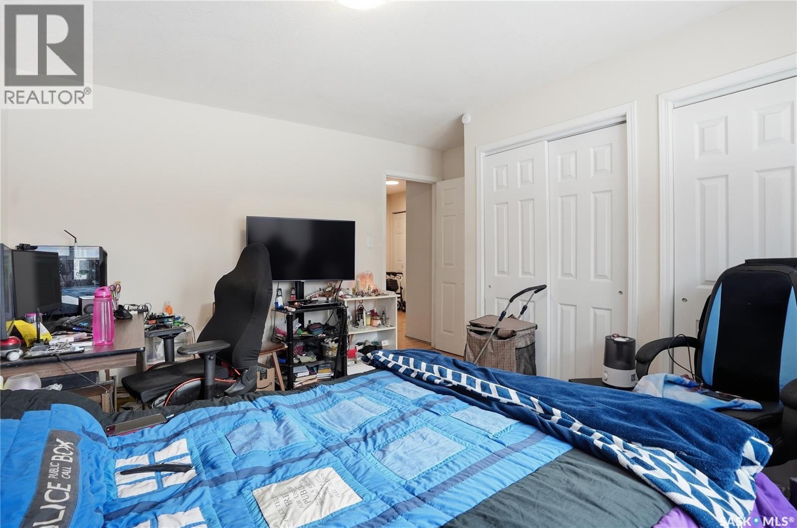 222 V AVENUE S - 18