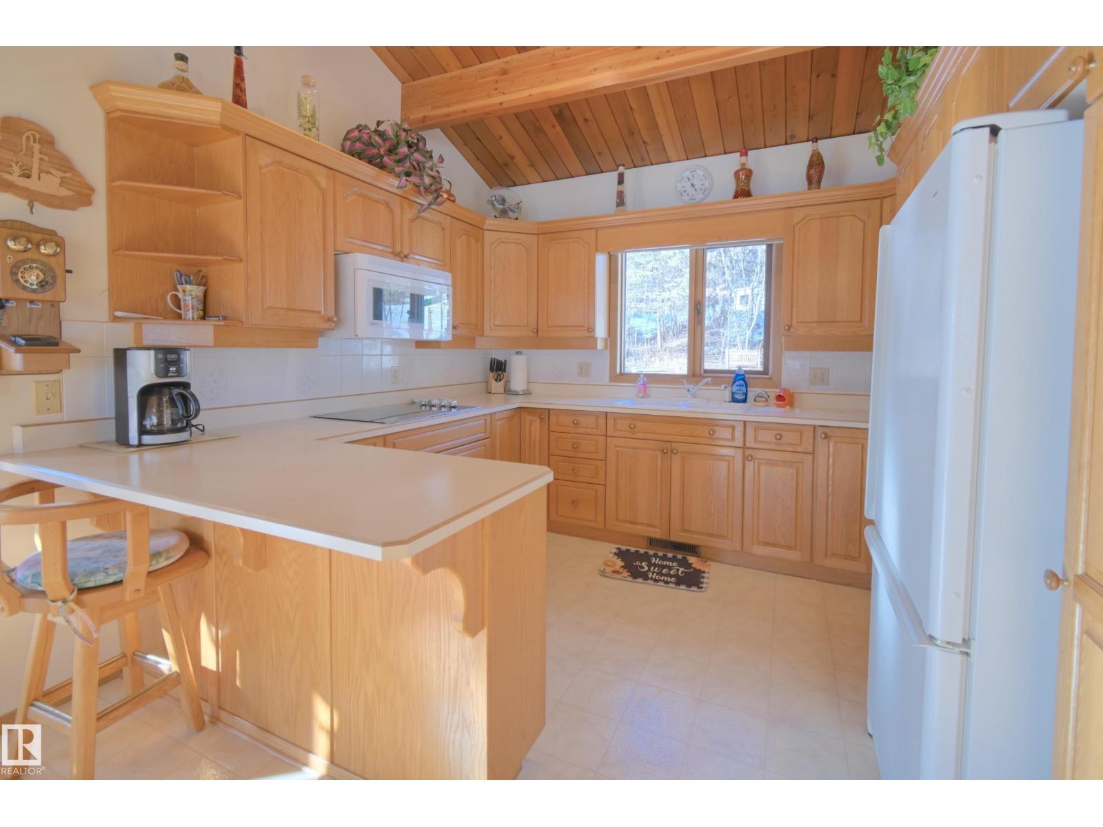 #128 4521 LAKESHORE RD - 4