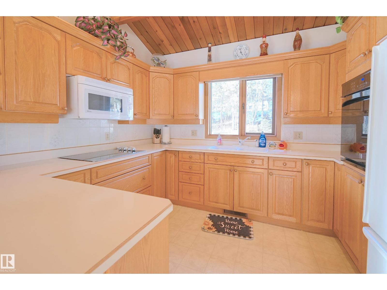 #128 4521 LAKESHORE RD - 5