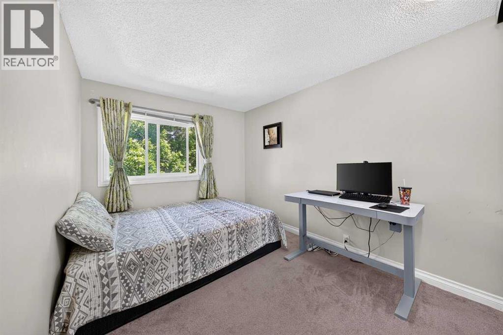 538 Woodbine Boulevard SW - 25