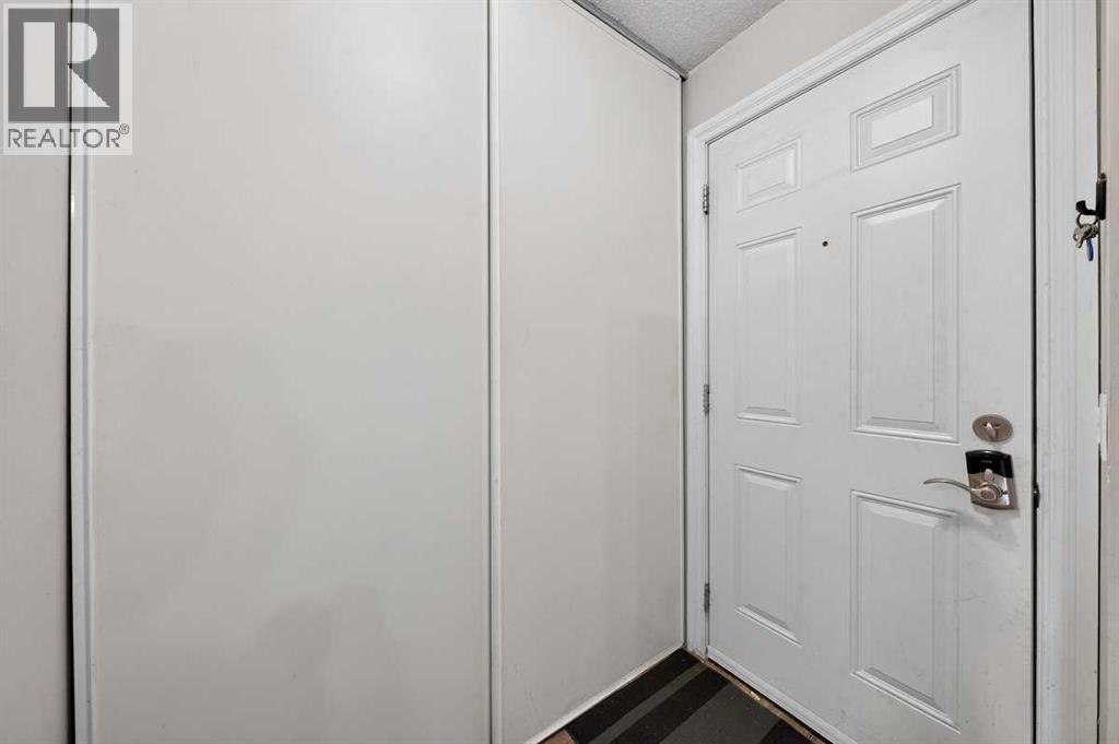 538 Woodbine Boulevard SW - 19