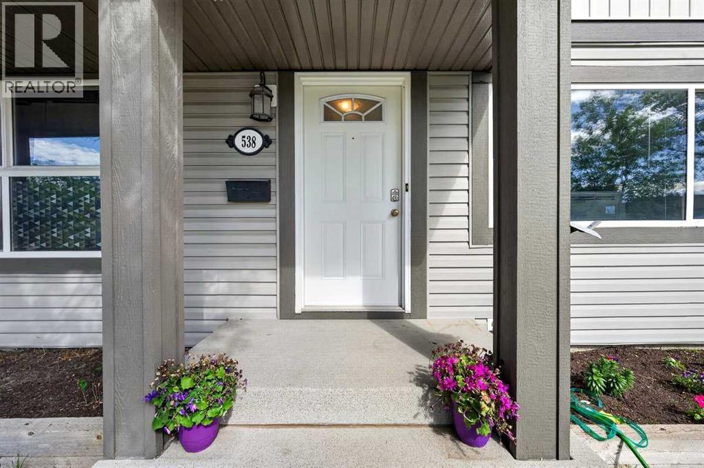 538 Woodbine Boulevard SW - 4