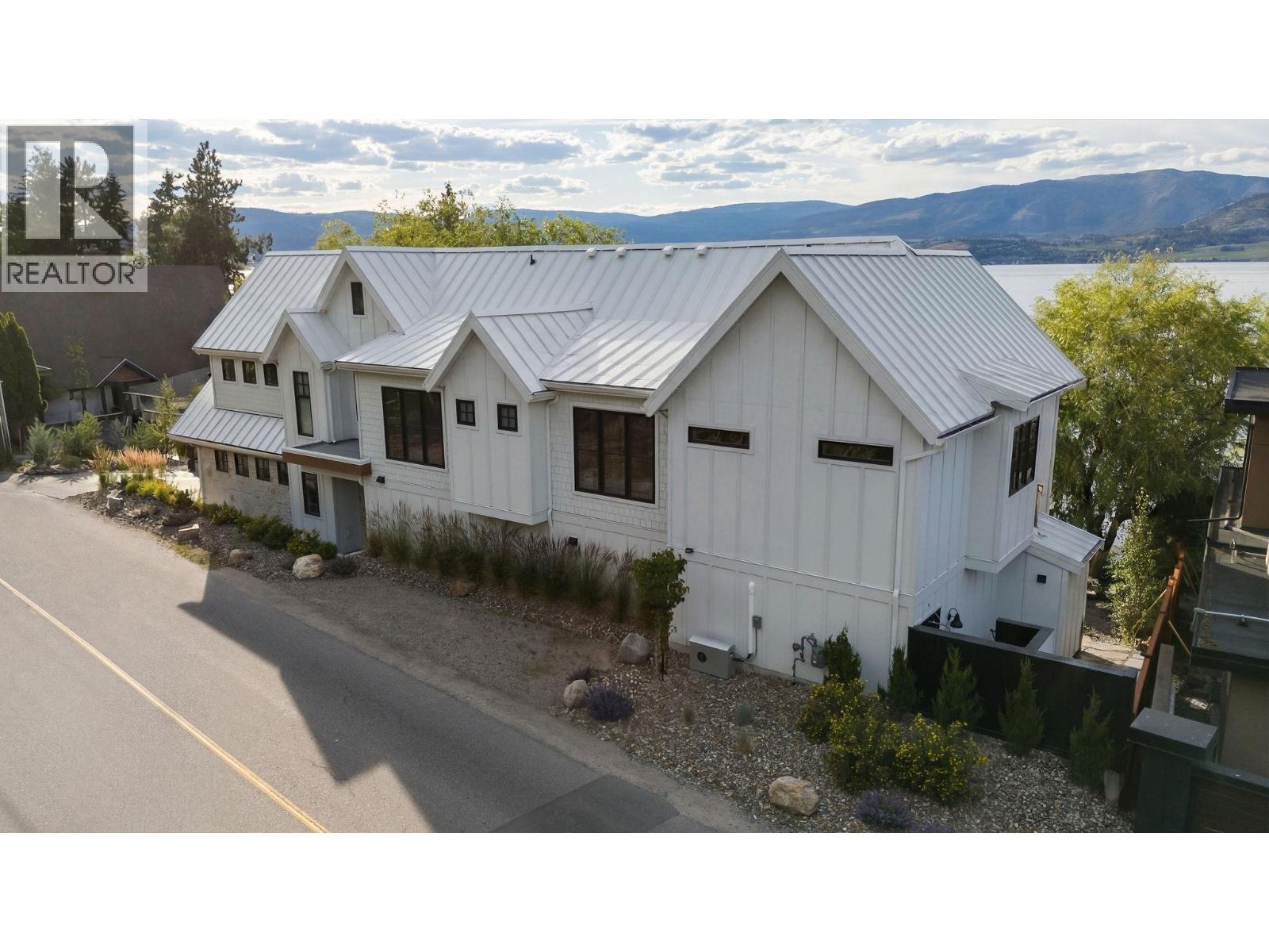 5268 Lakeshore Road - 26