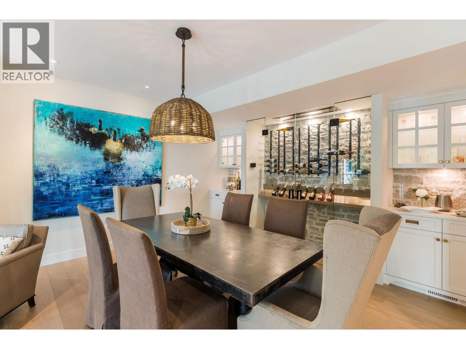 5268 Lakeshore Road - 8
