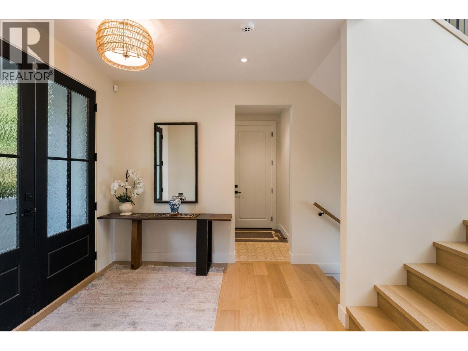 5268 Lakeshore Road - 4
