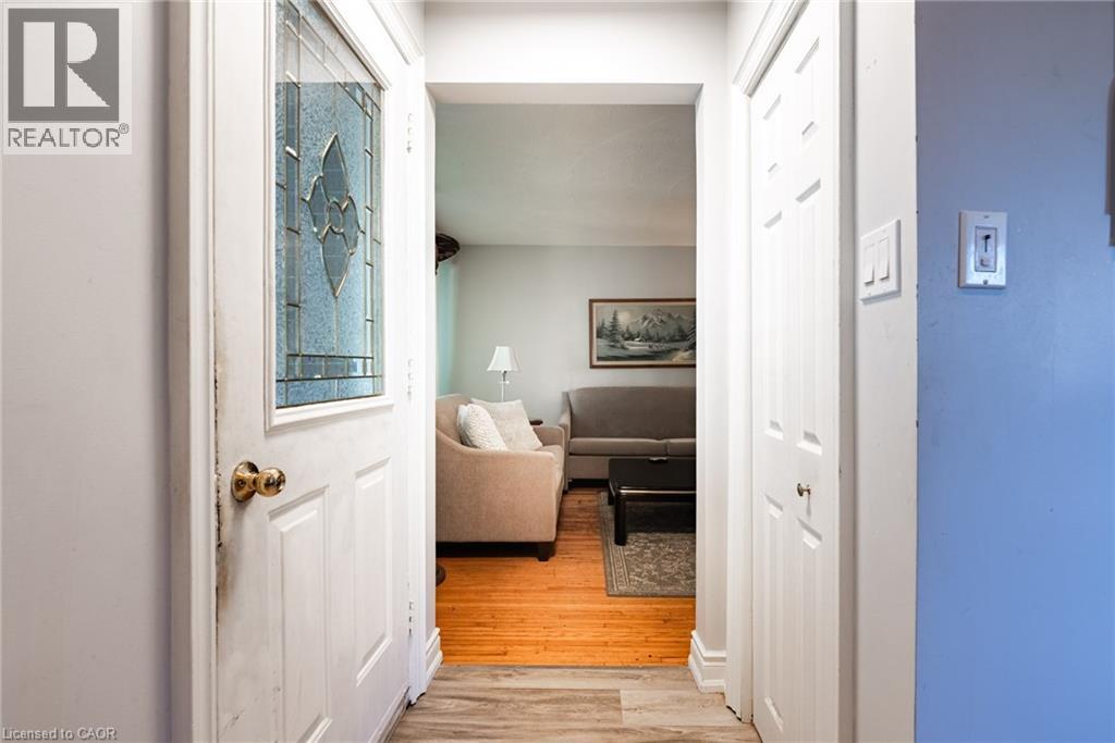 1315 ROSEMARY Crescent - Image 4