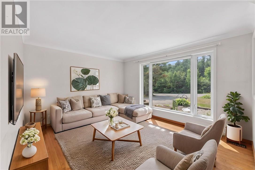 831 Sunnyside Road - 13