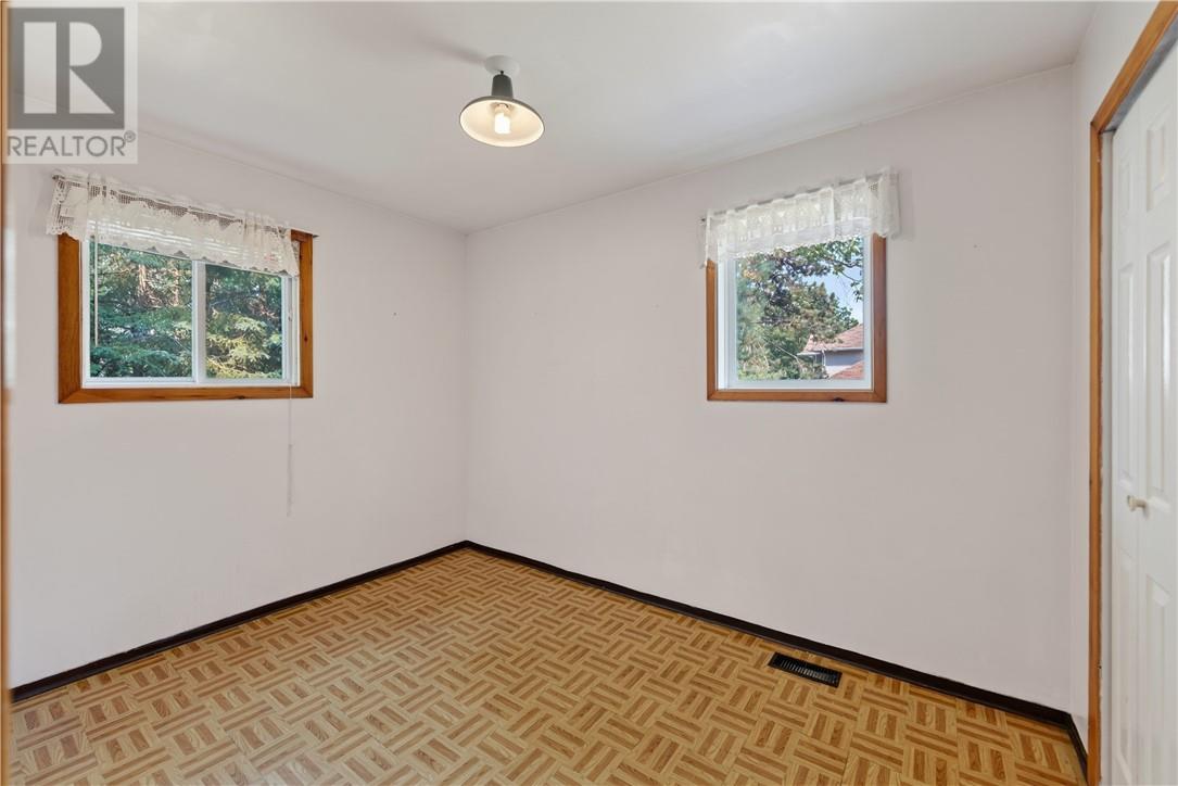 831 Sunnyside Road - 17
