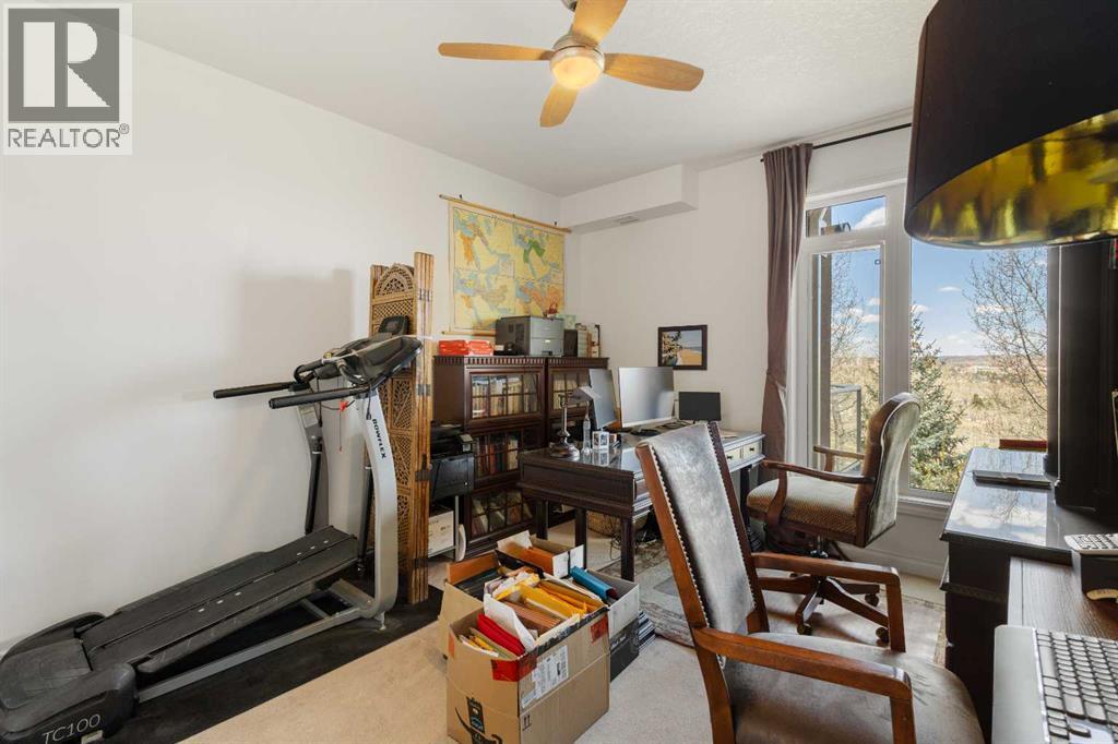#304 8 Hemlock Crescent SW - 16