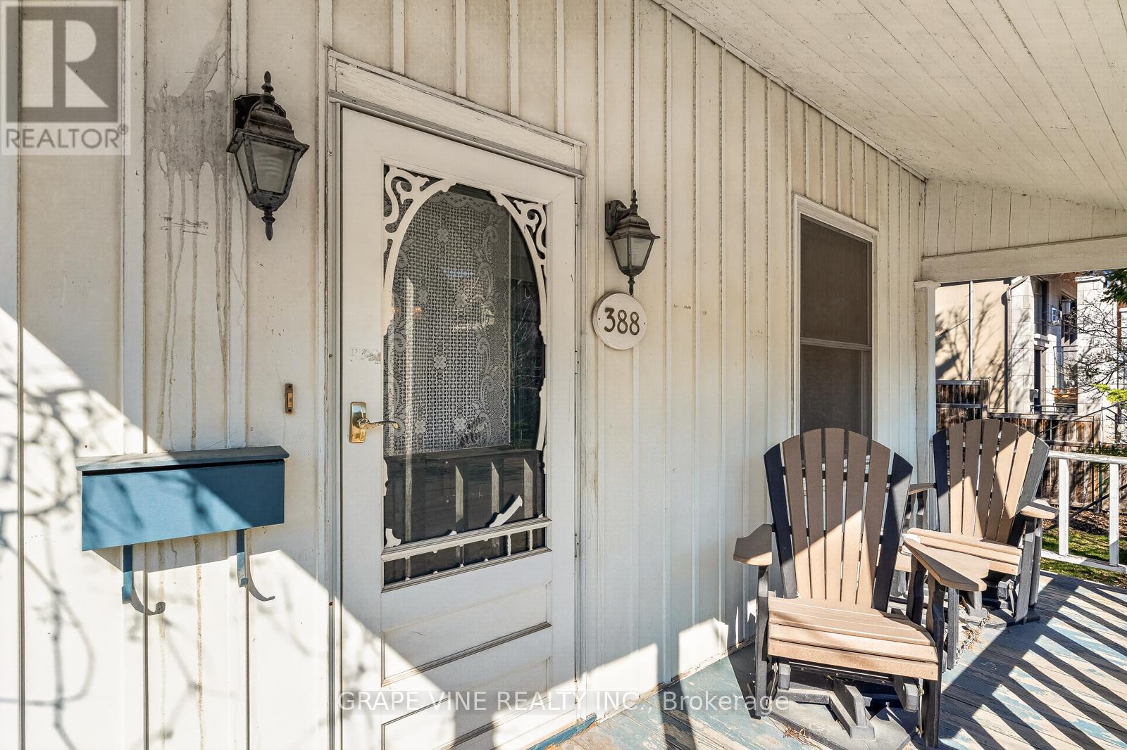 388 BERKLEY AVENUE - 12