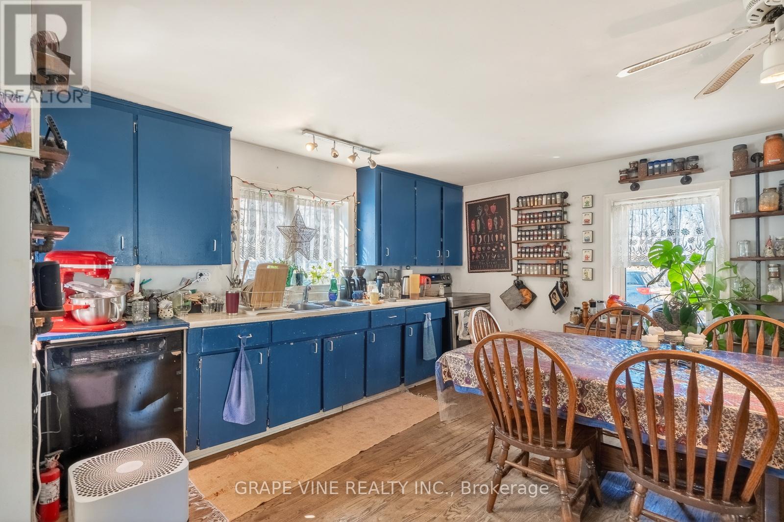 388 BERKLEY AVENUE - 23