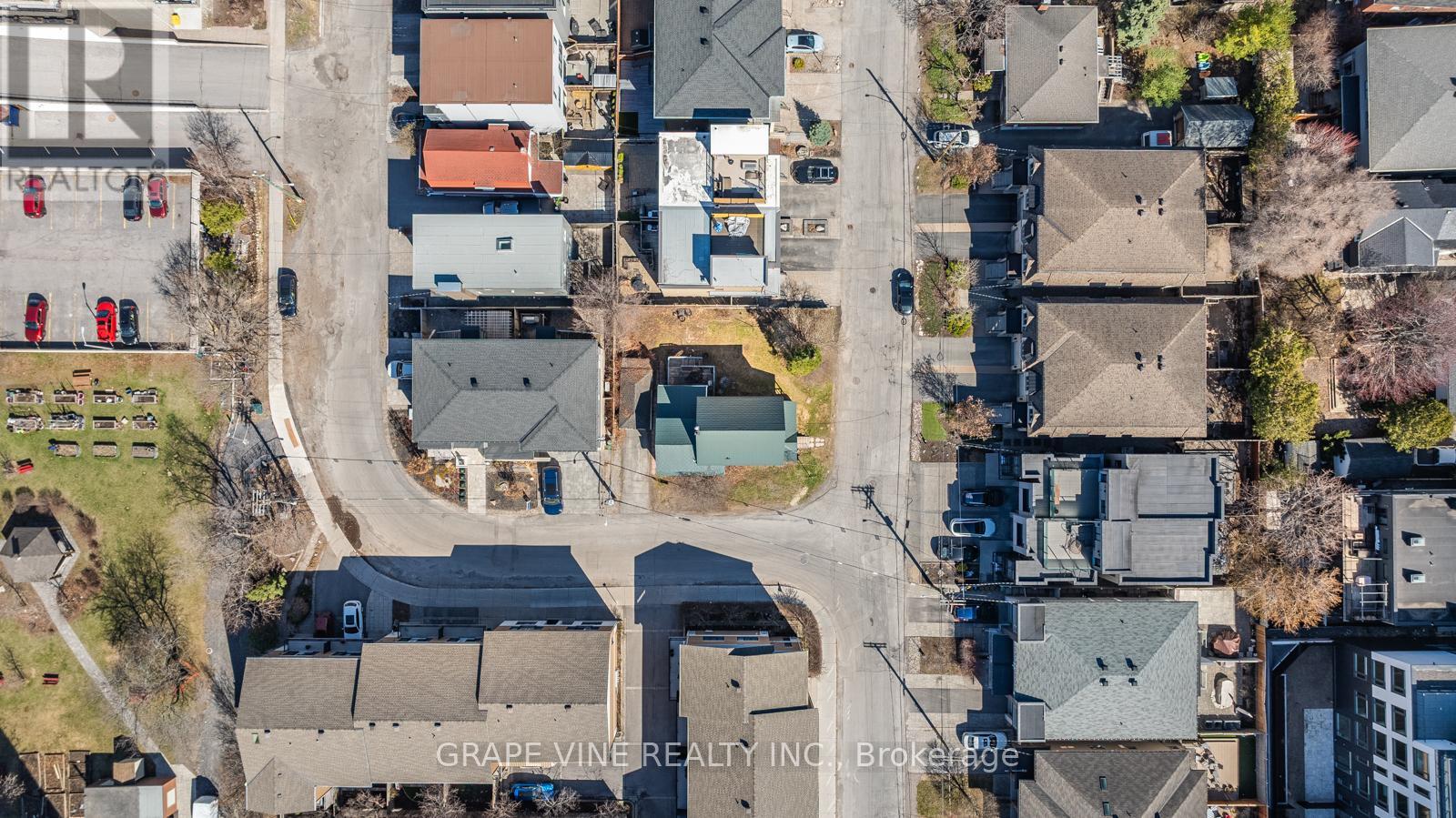 388 BERKLEY AVENUE - 36