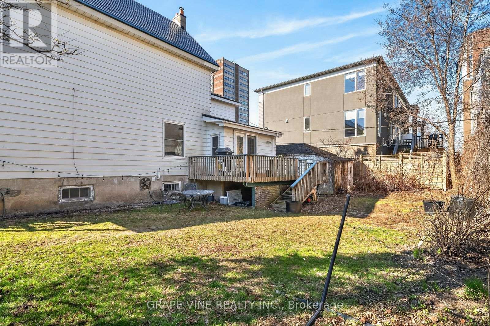 388 BERKLEY AVENUE - 34