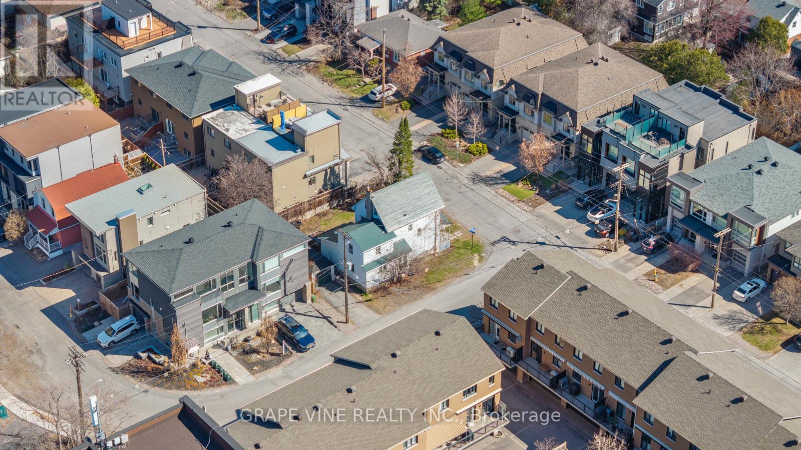 388 BERKLEY AVENUE - 35