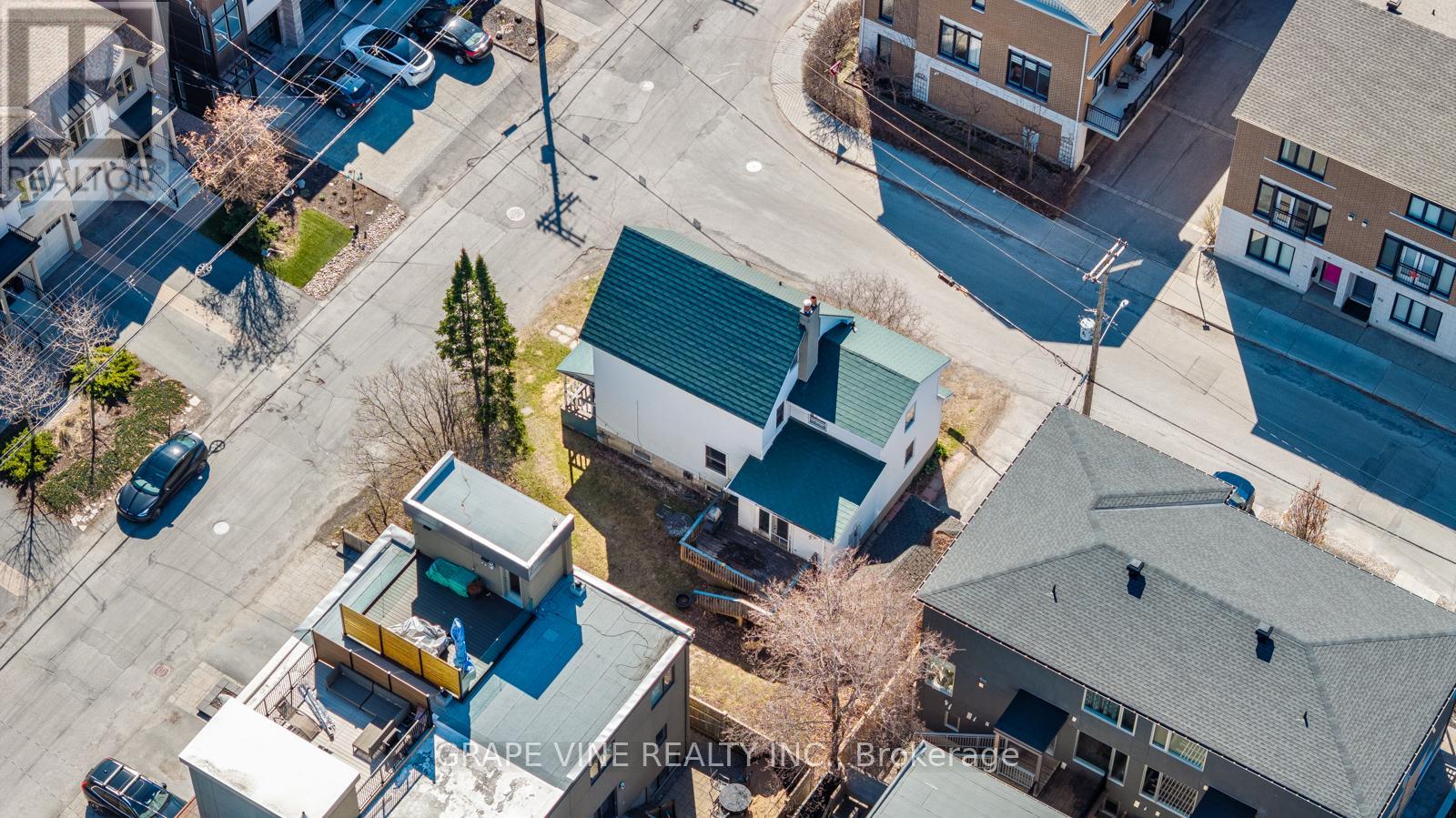 388 BERKLEY AVENUE - 9