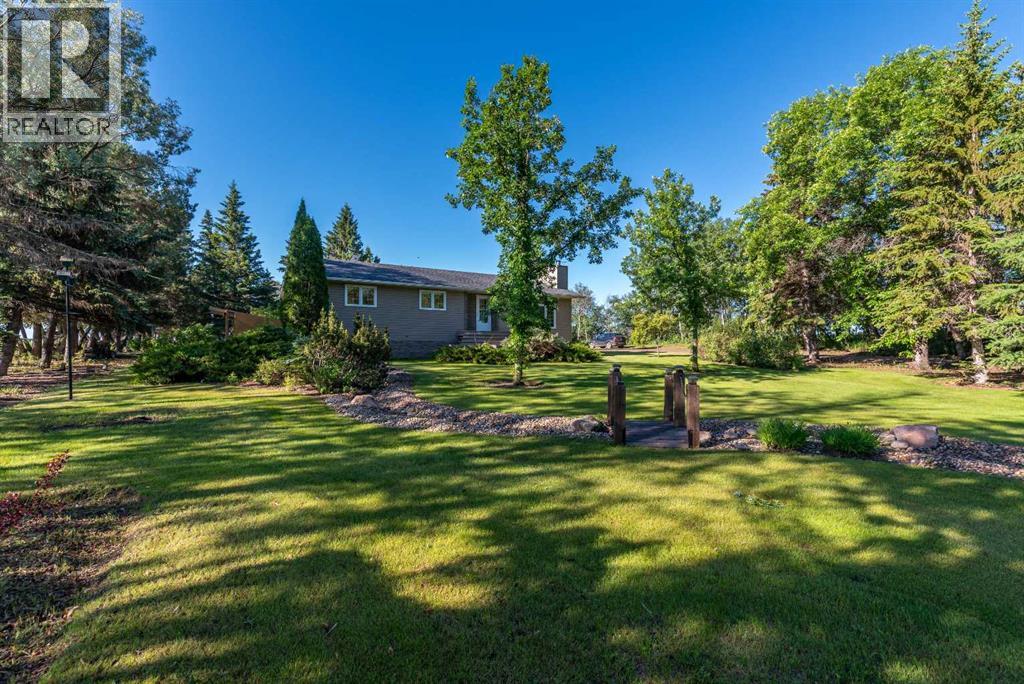 322540 48 TWP-Road - 1