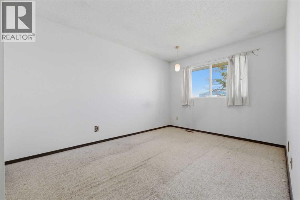 222 Marlborough Way NE - 9
