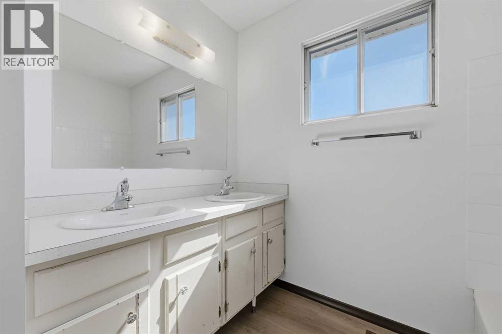 222 Marlborough Way NE - 15