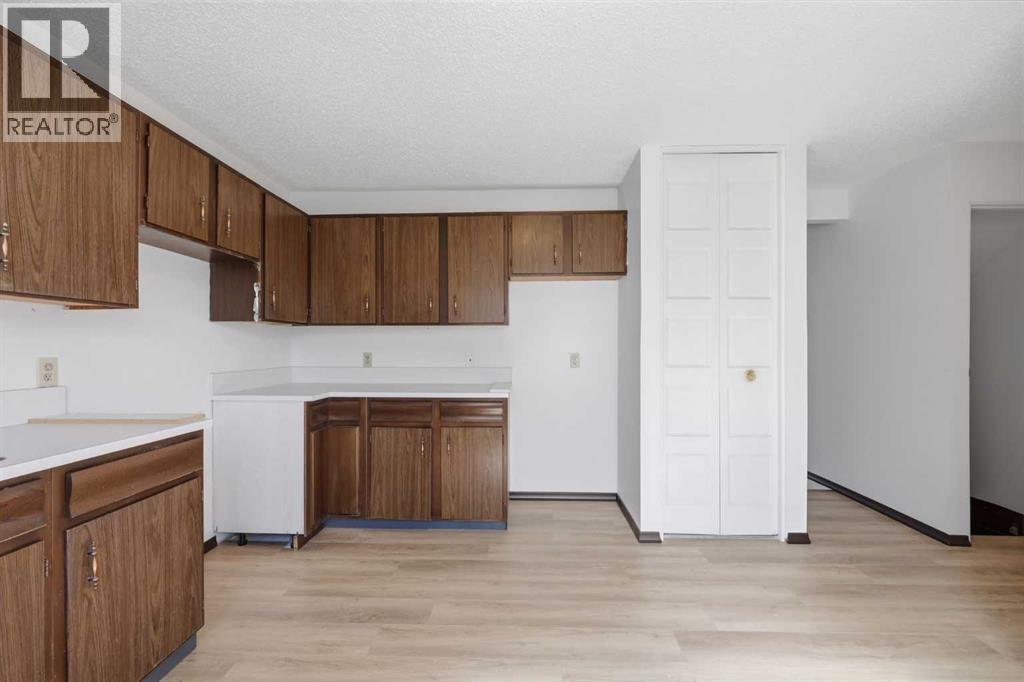 222 Marlborough Way NE - 7