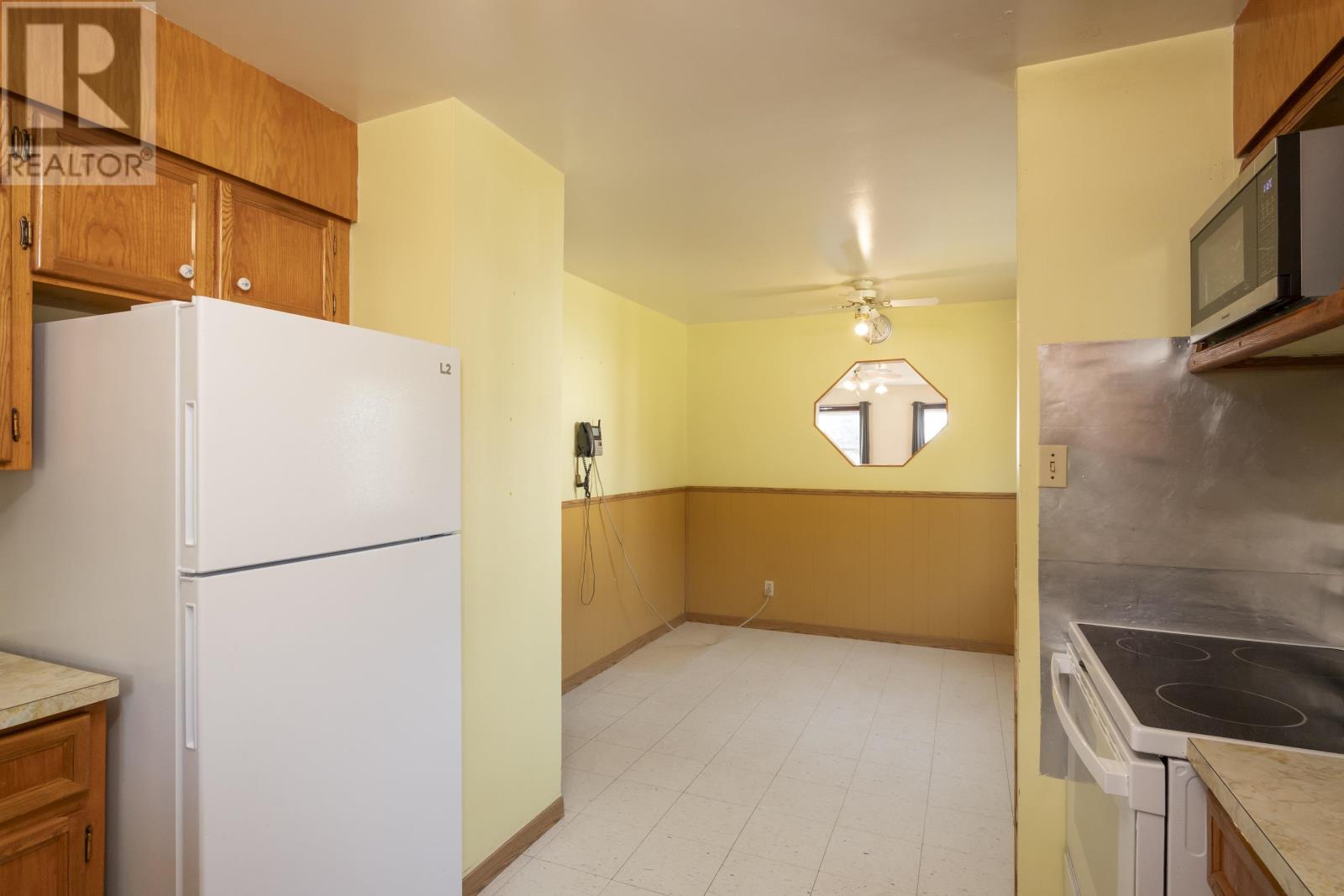 40 Lawrence Ave - 16