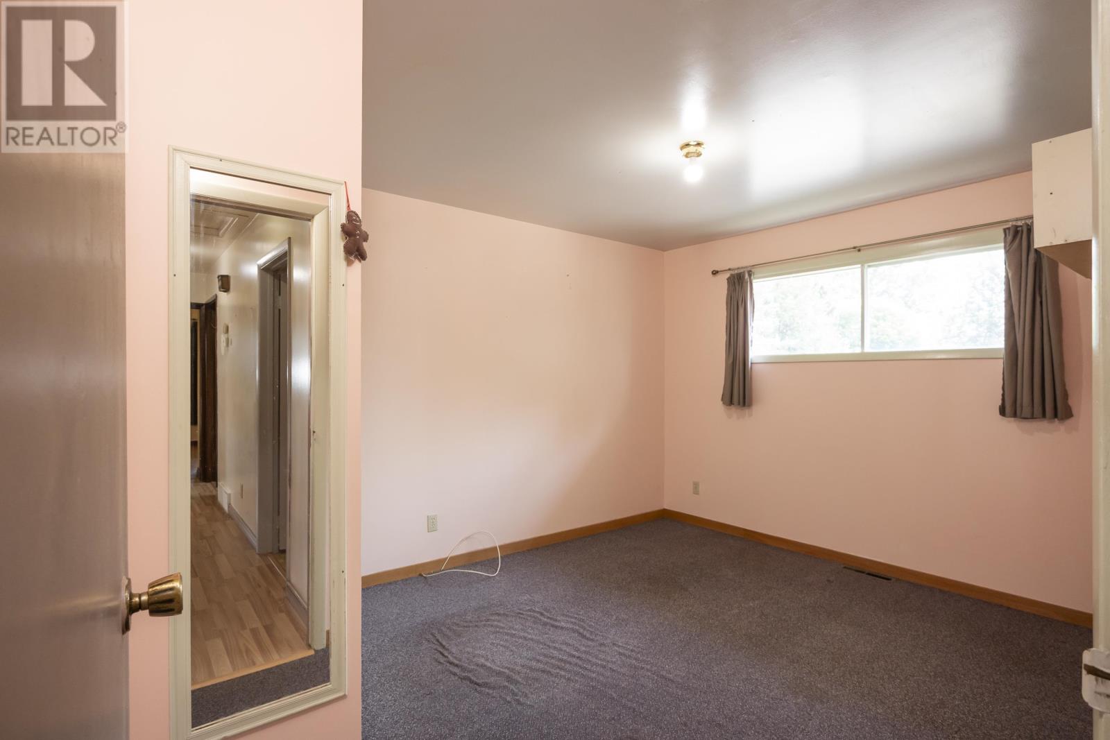 40 Lawrence Ave - 22