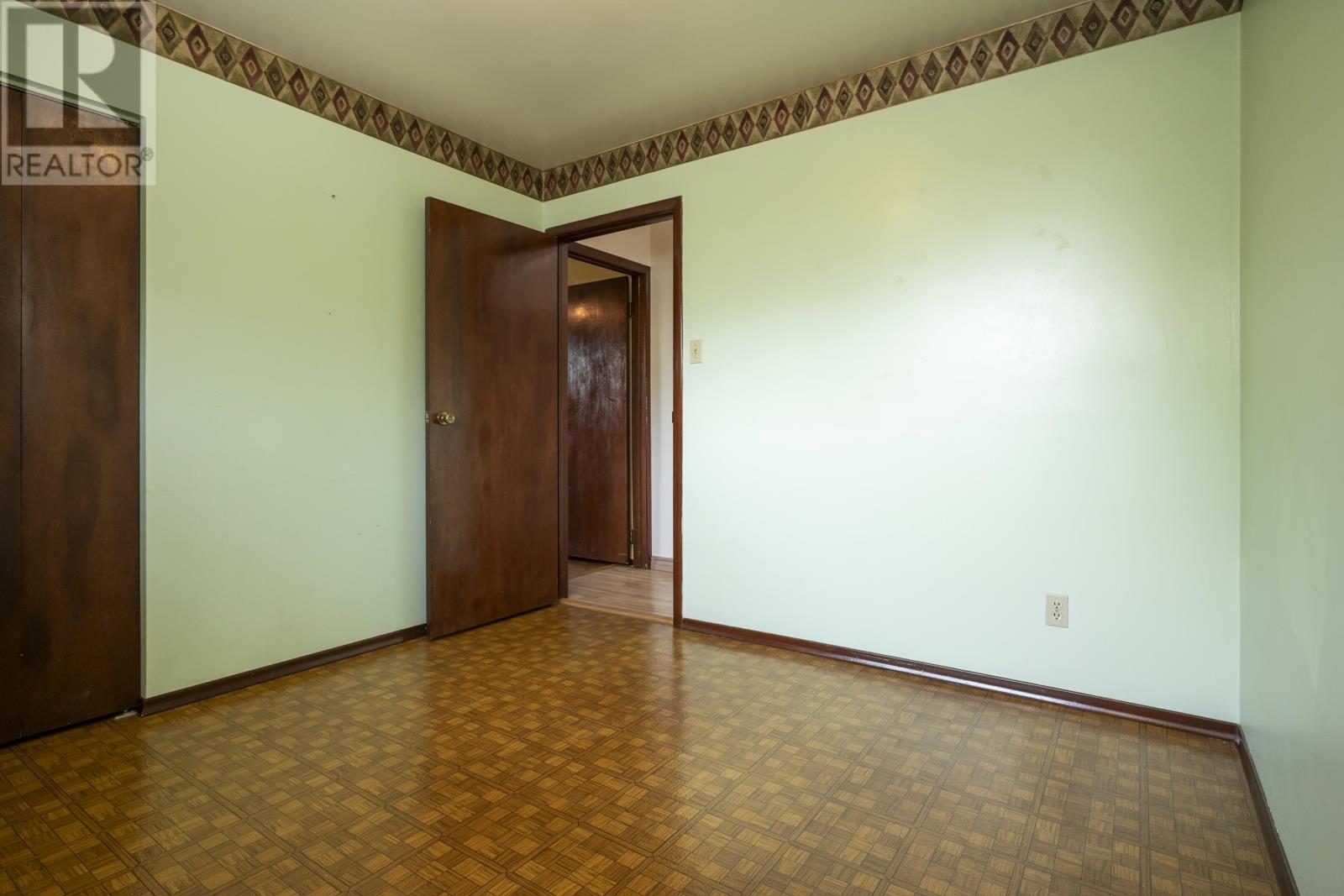 40 Lawrence Ave - 27