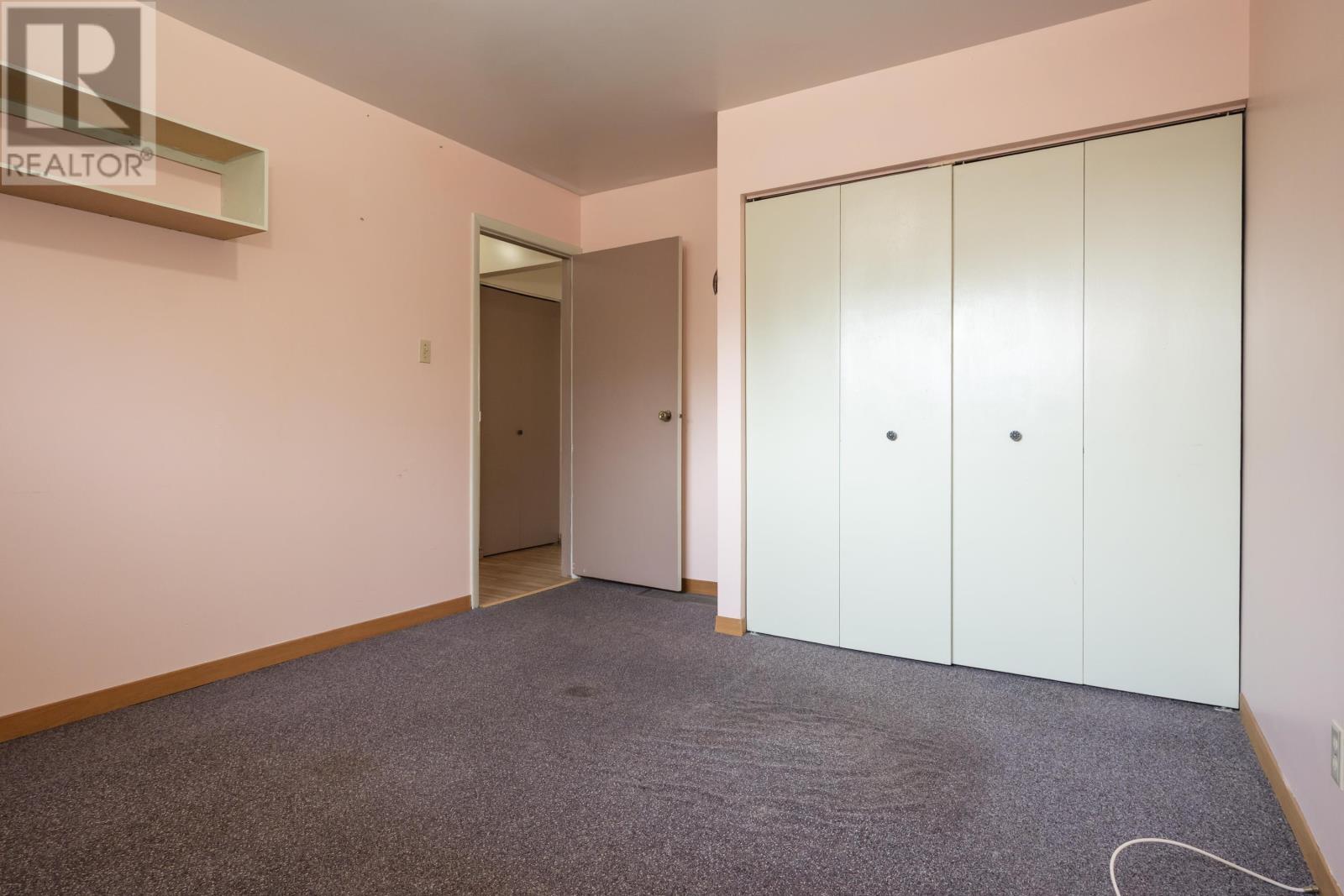 40 Lawrence Ave - 24