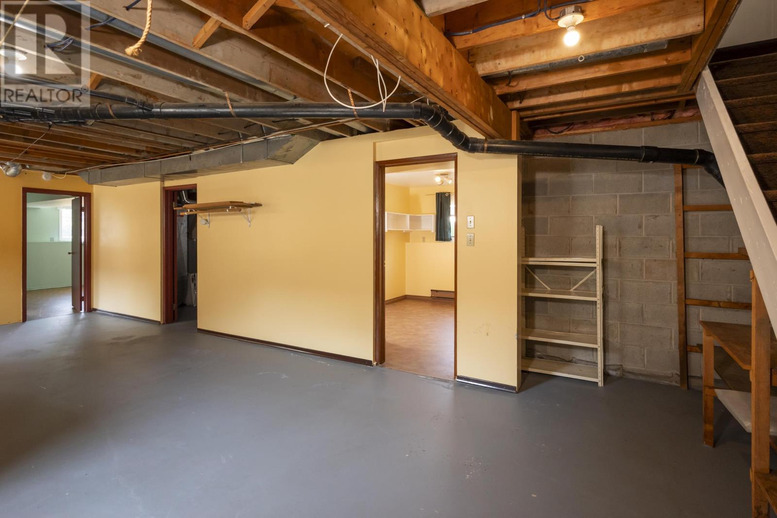 40 Lawrence Ave - 32