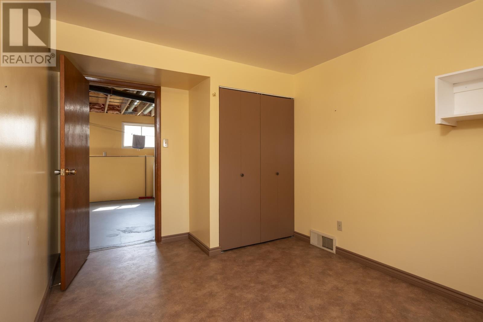 40 Lawrence Ave - 34