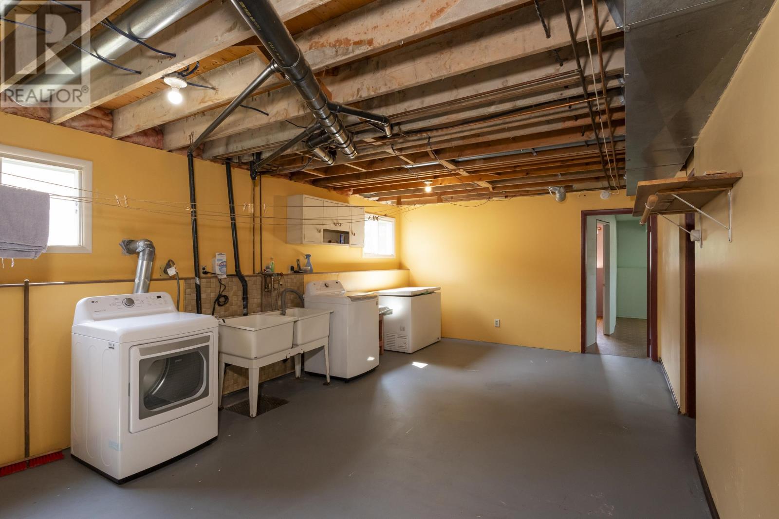 40 Lawrence Ave - 33