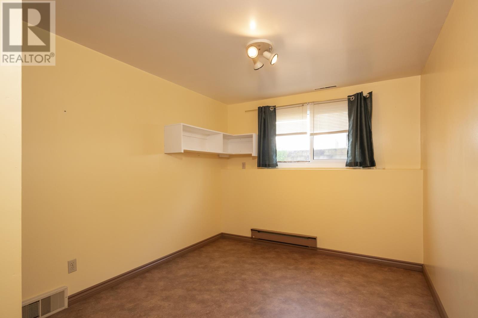 40 Lawrence Ave - 35