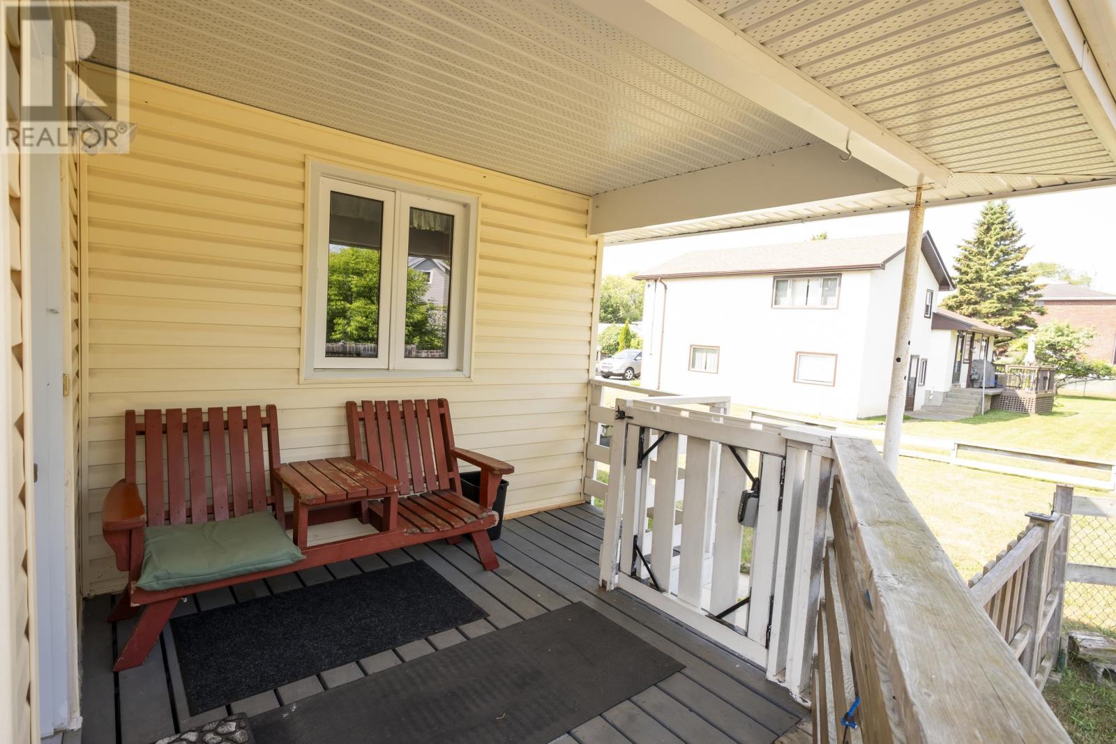 40 Lawrence Ave - 42