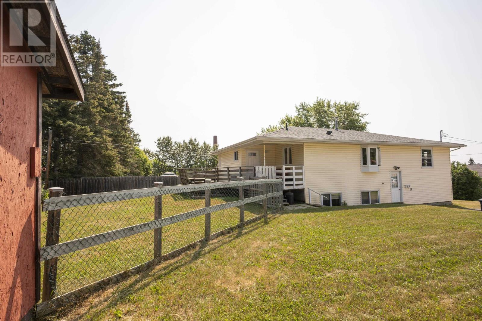 40 Lawrence Ave - 45