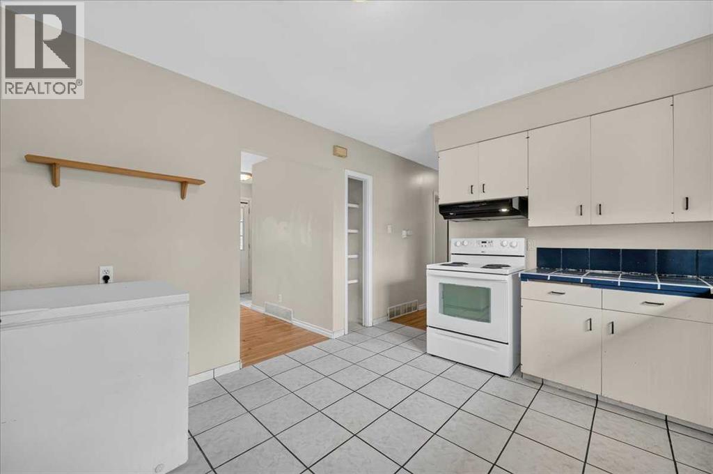 7804 34 Avenue NW - 9
