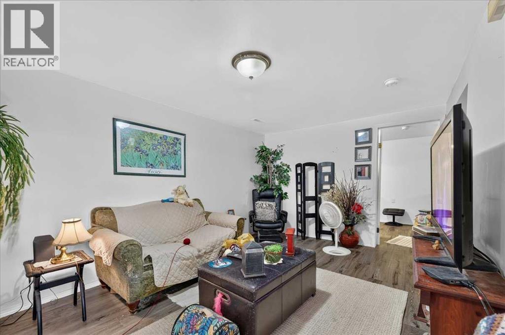 7804 34 Avenue NW - 28