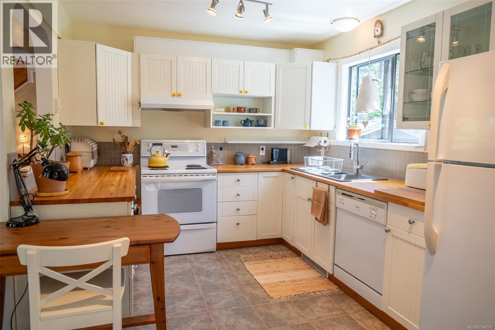 7913 Swanson View Dr - Image 4