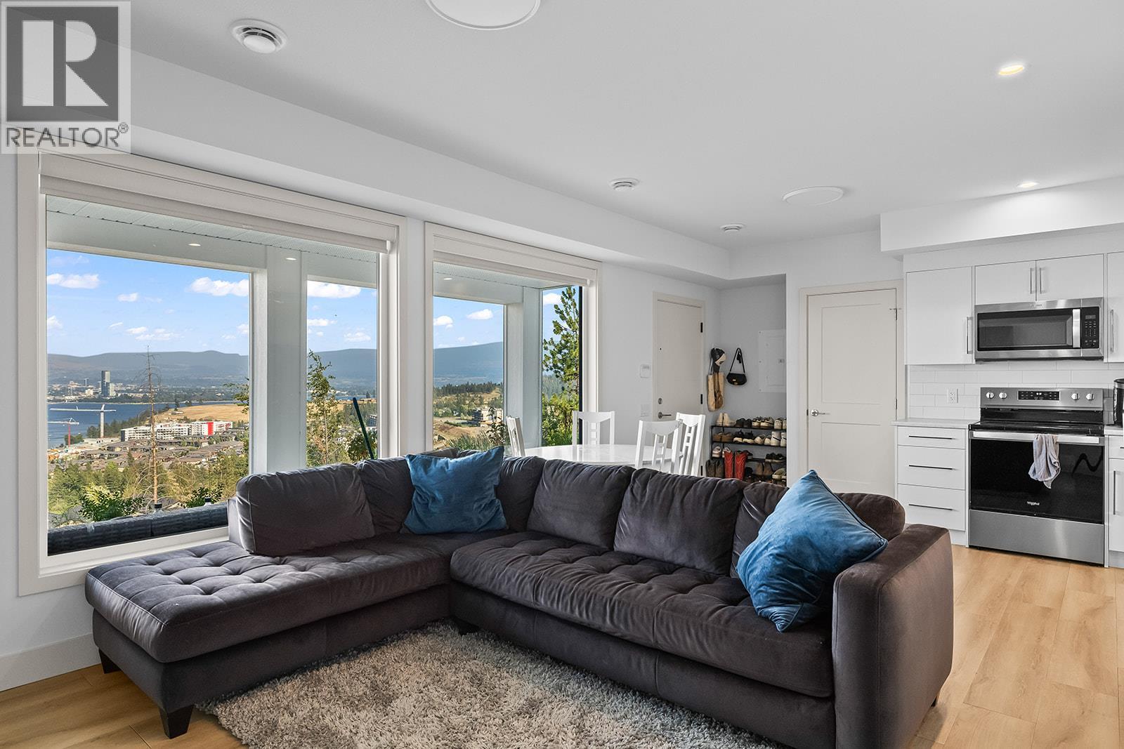 1547 McNaughton Road - 36