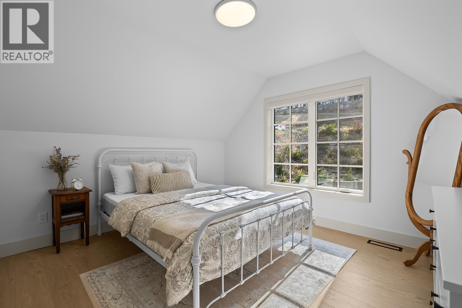 1547 McNaughton Road - 32